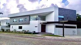 Casa · 890m² · 5 Recámaras · 9 Estacionamientos · Lagos del Sol Casa en Venta