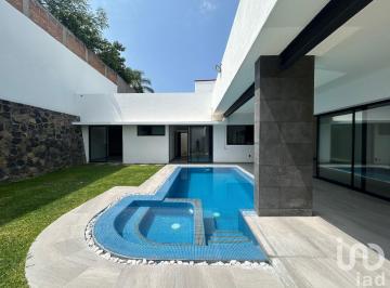 Casa · 315m² · 3 Recámaras · 3 Estacionamientos · Casa en Venta Nueva, Burgos Al Sur de Cuernavaca