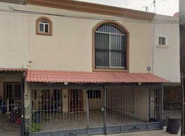 Casa de 3 habitaciones, Monterrey · Casa de 100 m² con 3 Recámaras en Venta en Cumbres 2do Sector