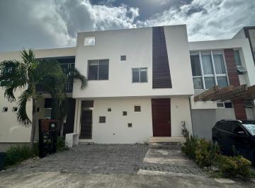 Casa · 200m² · 3 Recámaras · 2 Estacionamientos · Renta o Venta de Casa Residencial Palmaris Cancun