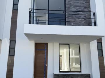 Casa · 102m² · 3 Recámaras · 2 Estacionamientos · Casa en Fraccionamiento Arzua