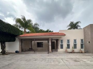 Casa · 360m² · 3 Recámaras · 2 Estacionamientos · Casa en Residencial San Ángel Campestre