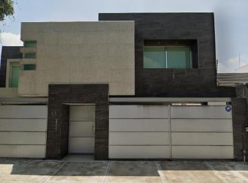 Casa de 4 habitaciones, Naucalpan de Juárez · Casa en Venta en Circuito Ingenieros Satelite Estado de Mexico