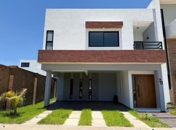 Casa · 205m² · 3 Recámaras · 3 Estacionamientos · Casa en Venta | Punta Tiburón