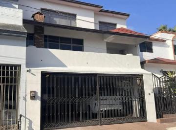 1 · Casa en Venta en Cumbres 5to Sector, Monterrey