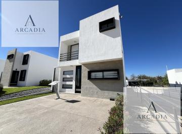 Casa · 109m² · 3 Recámaras · 2 Estacionamientos · Casa en Fraccionamiento Paseos Gómez Portugal