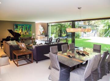 Terreno / Lote · 845m² · 4 Recámaras · 6 Estacionamientos · Casa en Venta en Condominio, Lomas de Chapultepec