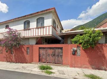 Casa de 5 habitaciones, Guadalupe · Casa en Venta en Guadalupe, Nuevo León