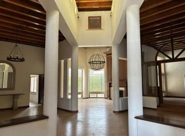 1 · Casa en Venta Una Planta con Jardin Amplio en Colonia República, Saltillo