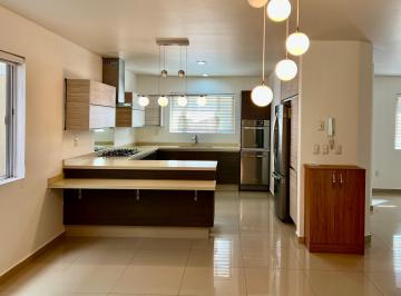 Casa de 4 habitaciones, Querétaro · Casa Planta Baja 3 Rec y Planta Alta con Loft Independiente