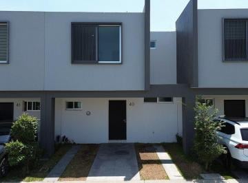 754efeecc9890a1ff92c3615e4f1ce022ead9b8e4819a6893364de4bf0d22f7d · Casa en Renta en Coto Roble, Zona Bugambilias