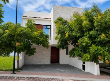 Casa de 3 habitaciones, El Marqués · Disfruta Cada Atardecer, Roof Garden - Ciudad Maderas, Querétaro