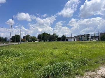 Terreno / Lote · 647m² · Terreno en Renta Sobre Blvd Silao