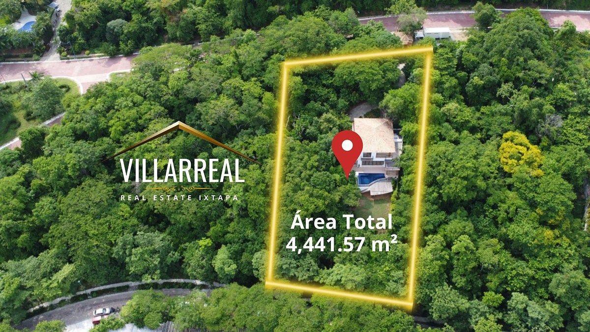 Lot with Property in Contramar Ixtapa Zihuatanejo