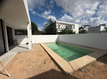 Casa · 265m² · 4 Recámaras · 4 Estacionamientos · Casa en Venta en Dzitya, Mérida