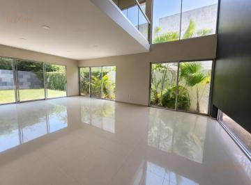 Casa · 260m² · 3 Recámaras · 2 Estacionamientos · Casa Amplia 3 Recámaras | Fracc. Real Mandinga