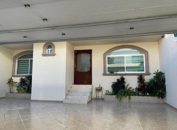 Casa de 3 habitaciones, Querétaro · Casa en Venta en Qro en Colinas del Cimatario