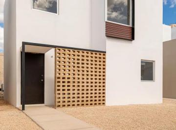1 · Casa en Venta en La Zona Oriente de Merida Fracc Las Palmas