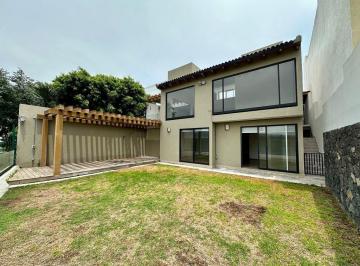 Casa · 350m² · 4 Recámaras · 3 Estacionamientos · Renta Casa Premium con Alberca en Exclusiva Privada San Jeronimo Frente Paseo Queretaro
