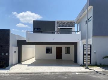 Casa · 179m² · 3 Recámaras · 2 Estacionamientos · Casa en Venta en Lomas de La Rioja