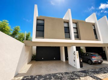 Casa · 152m² · 2 Estacionamientos · Casa en Renta en Santa Gertrudis Copo Mérida