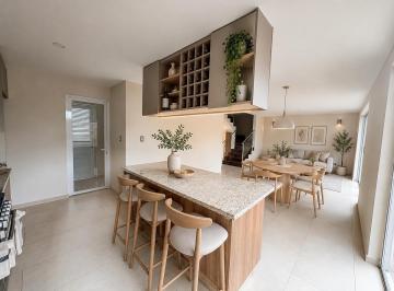 Casa en condominio · 197m² · 3 Recámaras · 2 Estacionamientos · Casa en Condomicasa Nueva en Venta en Metepec con Roof Gardennio