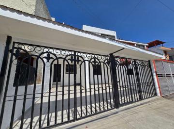 Casa de 4 habitaciones, Zapopan · Casa en Pinar de La Calma. con 2 Recámaras en Planta Baja y Excelente Ubicación