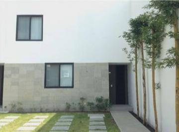 Casa · 152m² · 3 Recámaras · 2 Estacionamientos · Renta de Casa Condominio "Amara" Altos Juriquilla Queretaro