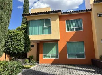 Casa · 3 Recámaras · 2 Estacionamientos · Oportunidad Casa en Venta en Condominio Cerca de Uvm Juriquilla Queretaro
