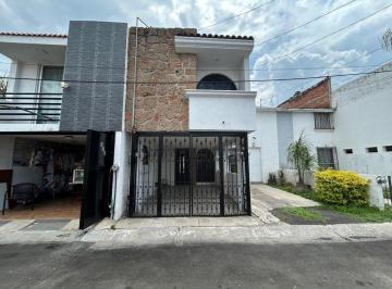 Casa · 137m² · 3 Recámaras · 1 Estacionamiento · Francisco Villa 3 Habitaciones 3 Niveles