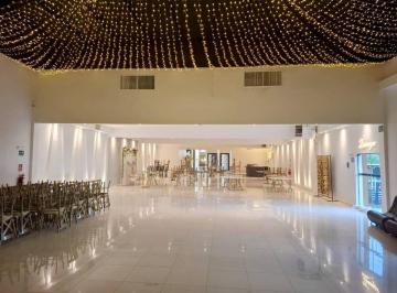 Local comercial , Chihuahua · Local / Salon de Eventos Equipado en Venta