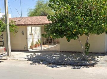 Casa de 4 habitaciones, Torreón · Casa en Renta Frente Al Parque Lienzo Charro