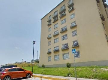 Edificio con elevador y estacionamiento fijo e independiente · Departamento - Colinas de San José