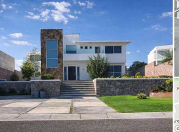Casa de 4 habitaciones, Corregidora · Venta de Casa en Vista Real