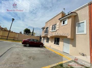 Casa · 77m² · 3 Recámaras · 2 Estacionamientos · Casa en Venta en Conjunto Urbano Real Verona, Tecámac 26 - 3051 Mm