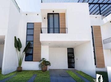 Casa · 197m² · 5 Recámaras · Casa en Venta Bahia de Banderas Todoroque