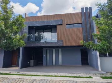 1 · Hermosa Casa en Venta en Lomas de Angelópolis