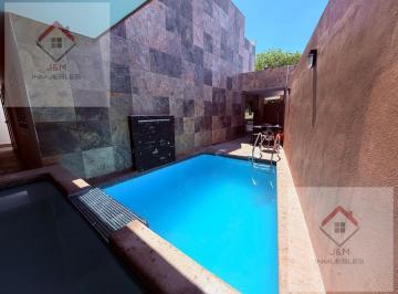 Casa · 154m² · 3 Recámaras · 4 Estacionamientos · Casa en Renta Amueblada, en Esquina Frente Al Parque, en Valle La Rioja