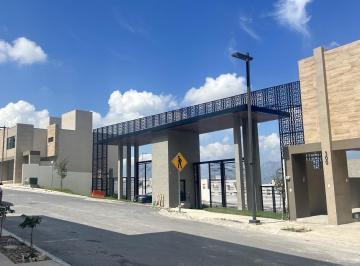 Casa · 290m² · 3 Recámaras · 2 Estacionamientos · Casa en Venta en Dominio Cumbres, Arriba de Av Leones