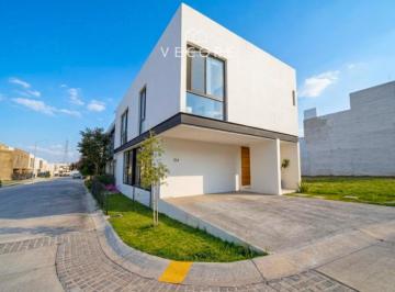 1 · Casa en Renta en Coto Alicante, Capital Norte, Zapopan