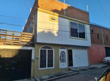 Casa de 3 habitaciones, Morelia · Casa 3 Rec Remodelada 1 Rec en Planta Baja Amplia Cerca de La Salida a Charo y Salida a Charo