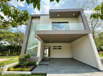 Casa · 230m² · 3 Recámaras · Casa - Centro Jiutepec