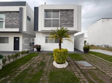 Casa · 173m² · 3 Recámaras · 2 Estacionamientos · Renta de Casa en Cumbres de Juriquilla