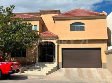 Casa · 370m² · 4 Recámaras · Casa en Renta en Cumbres V, Chihuahua, Chih.