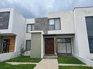 1 · Amplia Casa en Renta en Grand Juriquilla