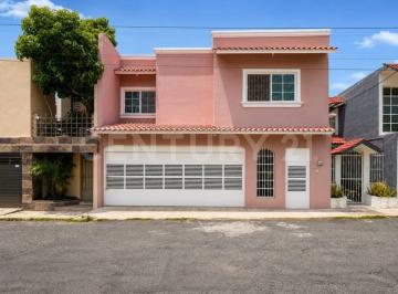 Casa · 300m² · 3 Recámaras · 3 Estacionamientos · Casa en Venta en Col. Luis Echeverria Alvarez, Boca del Rio, Veracruz.