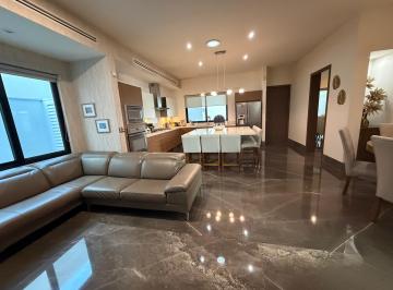 Casa de 3 habitaciones, Monterrey · Casa en Venta en Catalonia, San Jerónimo