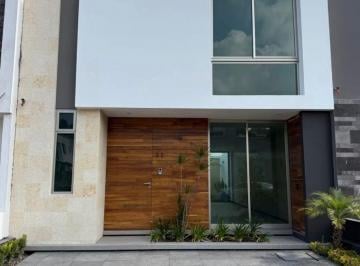 Casa de 3 habitaciones, Morelia · Casa en Venta Olivar Altozano