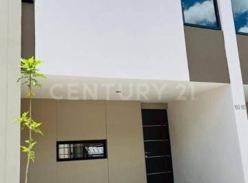 Casa en condominio · 102m² · 2 Recámaras · 2 Estacionamientos · Casa en Renta en Coto Accanta Arte Residencial