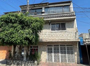 Casa · 232m² · 4 Recámaras · 3 Estacionamientos · Venta de Casa en Colonia Metropolitana 1era Seccion